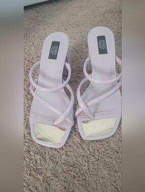 Sz 7 Jones New York Pale Lavender Strappy Square-Toe Heels